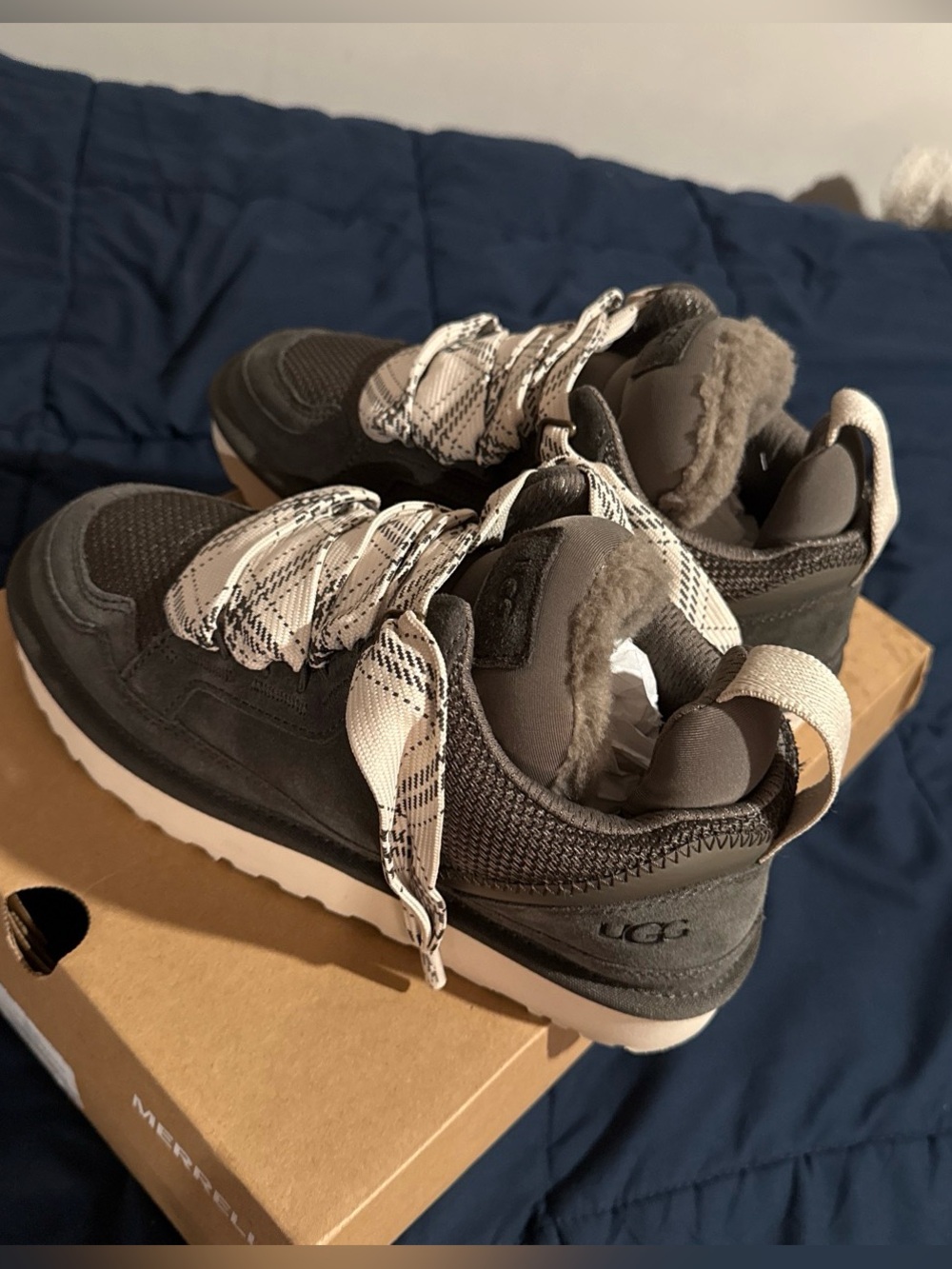 UGG Kids Charcoal Gray Lace-Up Plush-Lined Sneakers
